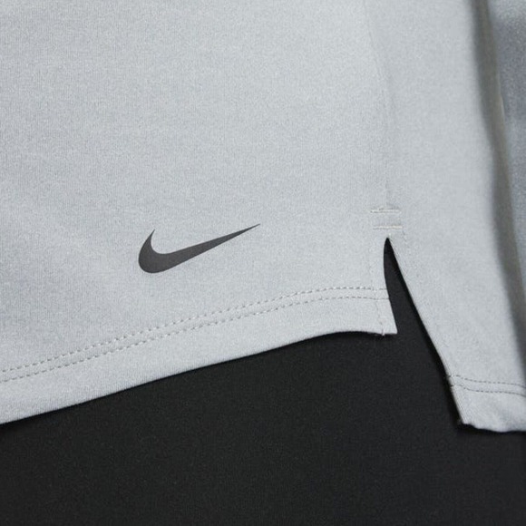 Nike Shirt Women Size Small DD4927-073 Therma-FIT One Long-Sleeve Gray Heather - Picture 3 of 5
